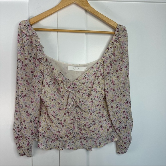 Astr Revolve floral touches sweetheart top small 3/4 sleeve cropped ruffle pink - Picture 6 of 12